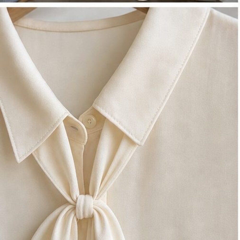 Cream Button Blouse - Picture 4 of 6